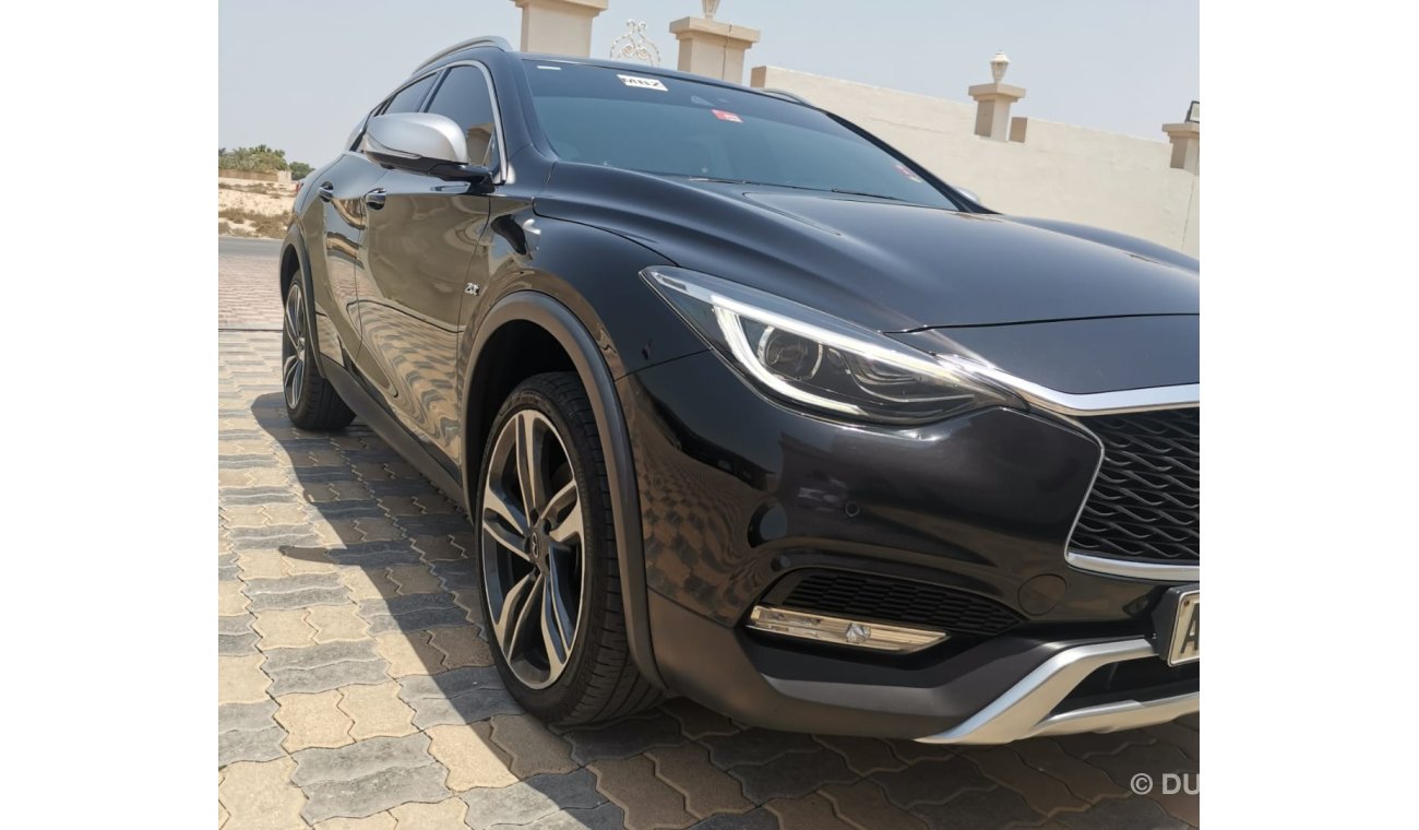 Infiniti QX30