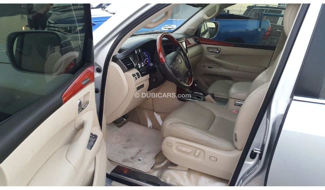 Lexus LX 570 Full option modified 2020 with new tyres & Rim