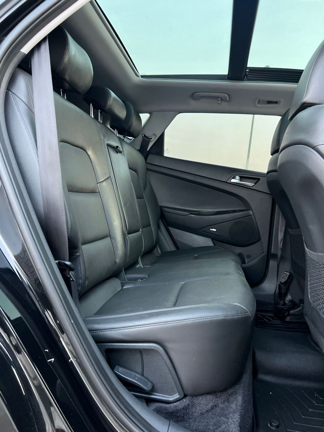 هيونداي توسون 2021  Hyundai Tucson Full Option - 2.4L  V4 - AWD 4x4 -Panoramic View - 360* 5 CAM -Leather seat - 6