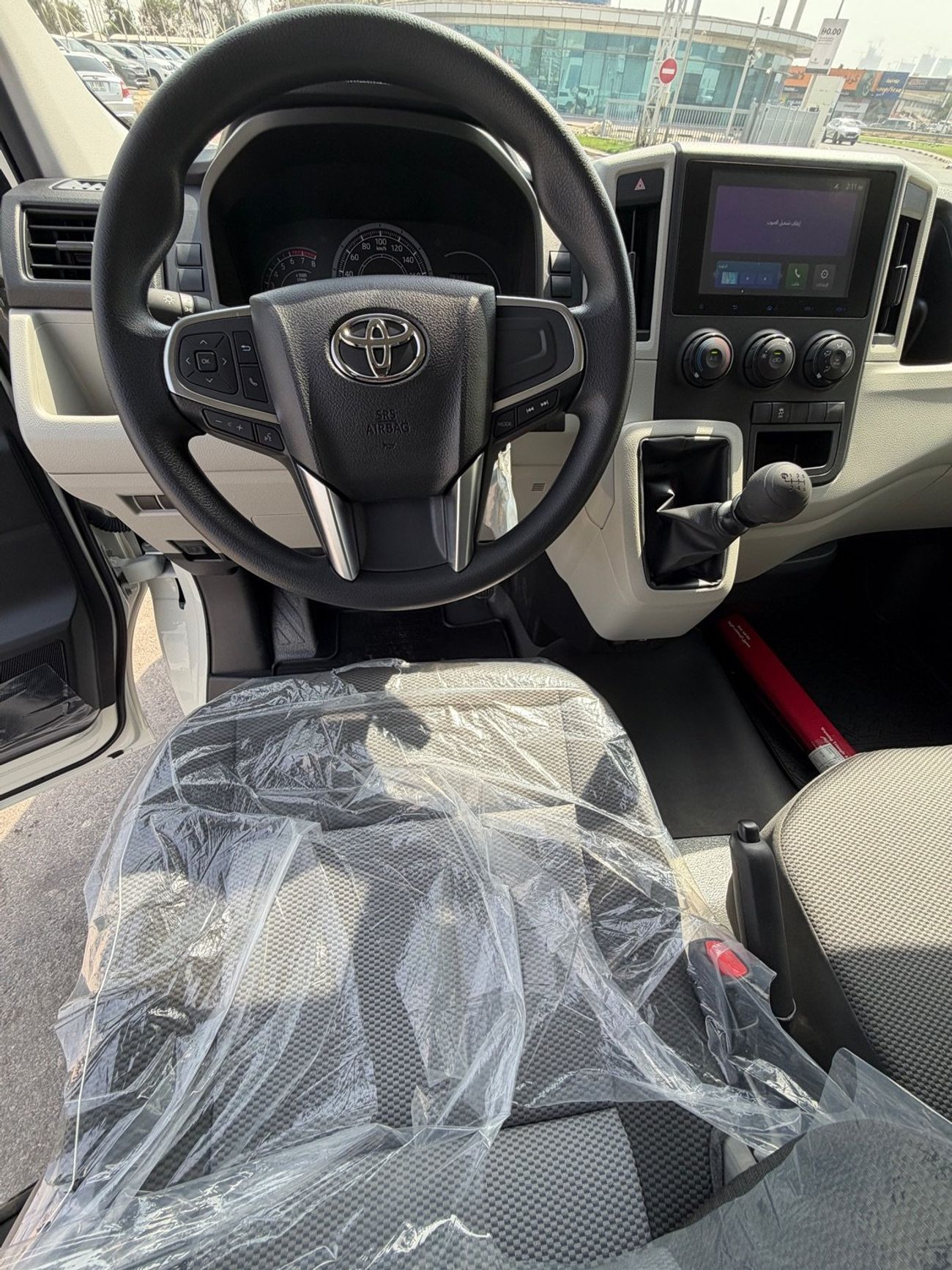 Toyota Hiace GL TOYOTA HIACE 6 SEATER GLASS VAN