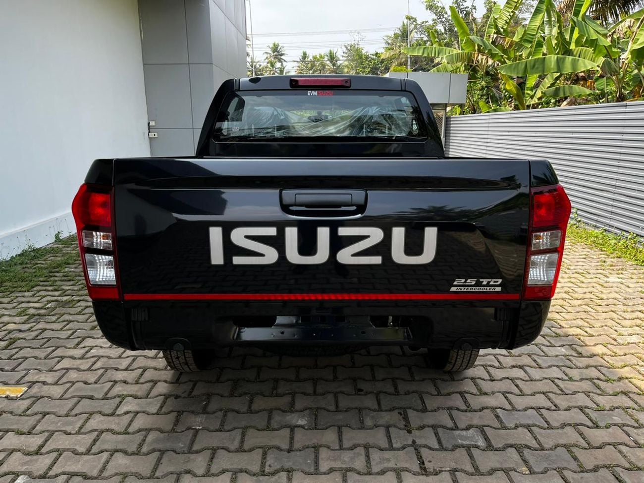 إيسوزو D ماكس DC 2.5L 2WD RIGHT HAND DRIVE DIESEL MANUAL TRANSMISSION