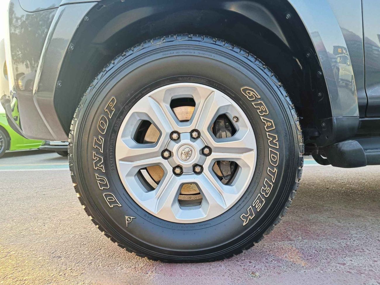 Toyota 4Runner SR5 PREMIUM/ 4WD/ ELECTRIC/ LEATHER SEATS/ DVD REAR CAMERA/ V6 / LOT#91105