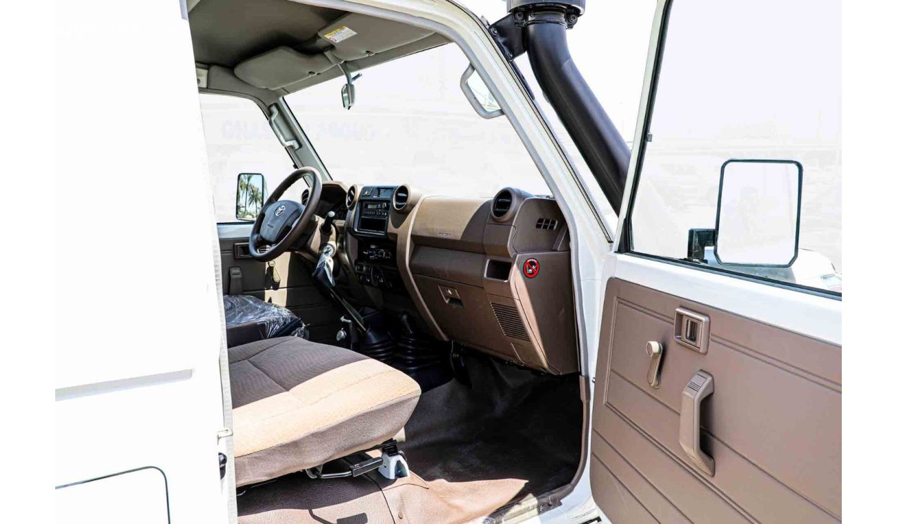 Toyota Land Cruiser 70 2021 Toyota 4.0L V6 LC 78 (Hardtop 3Door 9 Seater) - Export Only