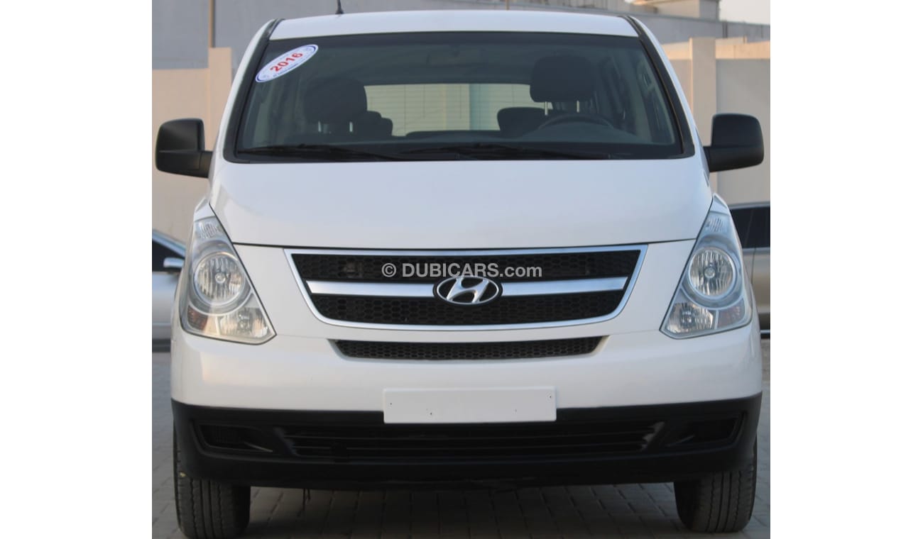 Hyundai H-1 Std Hyundai H1 2016 GCC in excellent condition without accidents