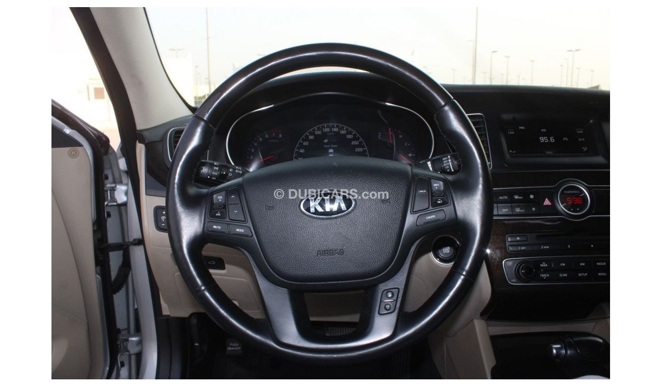 كيا كادنزا كيا كادينزا 2015 خليجي فل كامل  بحالة ممتازة بدون صبغ بدون حوادث
