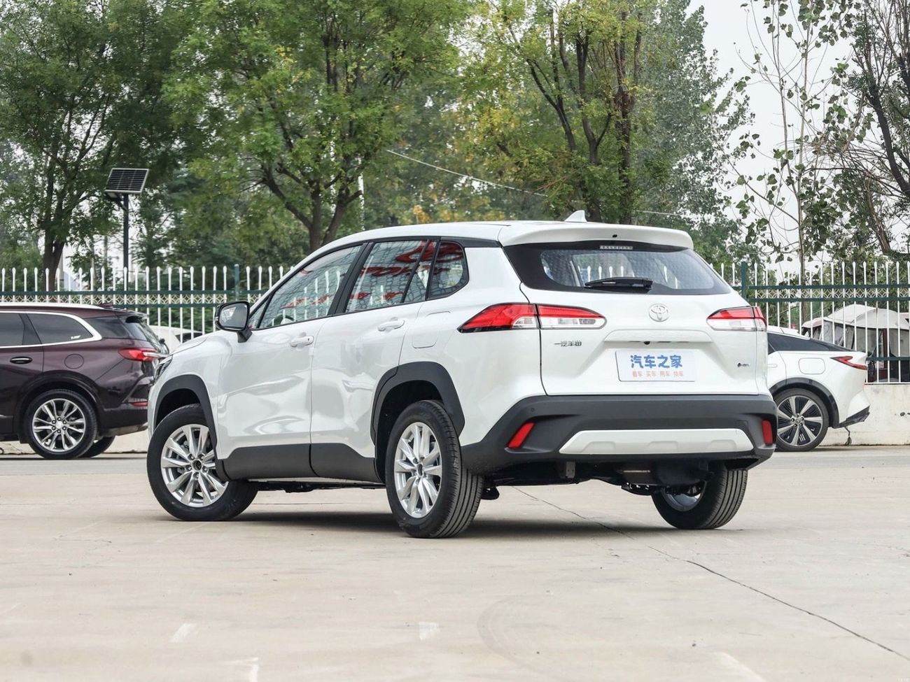 تويوتا كورولا كروس 1.8L XL (HEV)