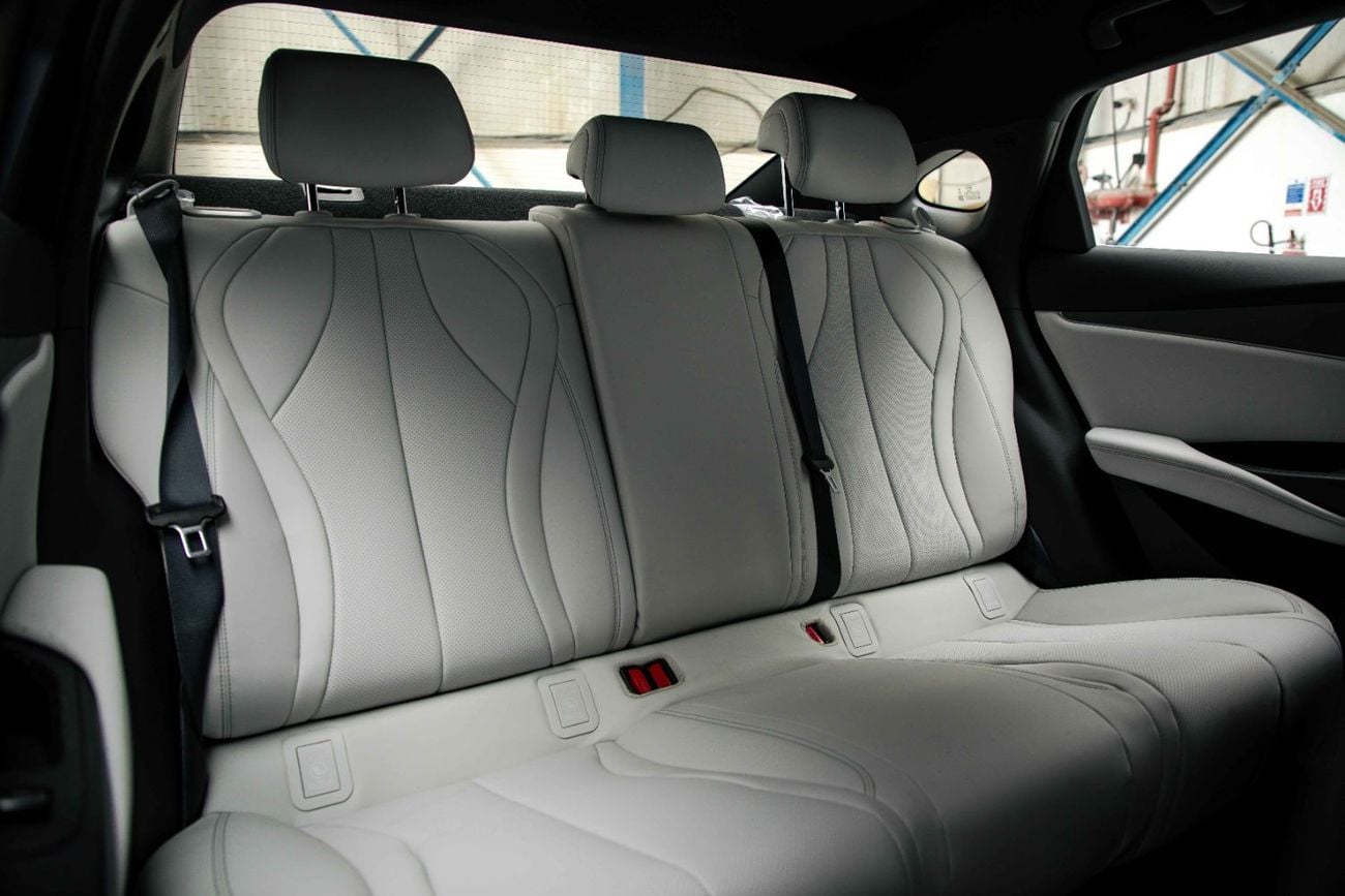 بي واي دي سيل 06 دي إم-آي ID Luxury 1.5L - White Inside Grey | Export Only