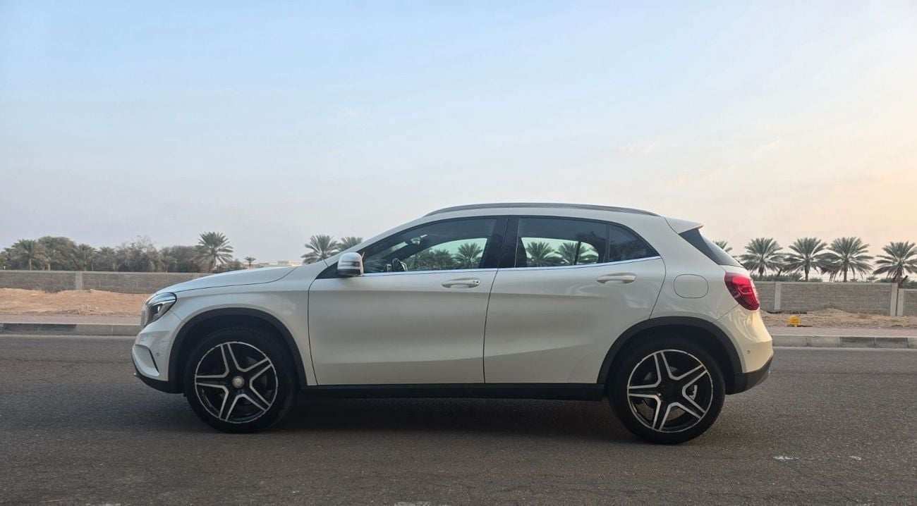 Mercedes Benz GLA250 STD