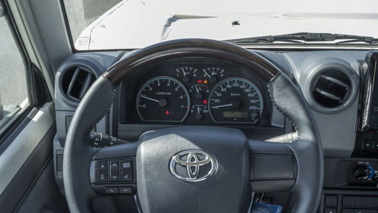 Toyota Land Cruiser 70 LC76 LX 2026 MODEL GCC SPECS