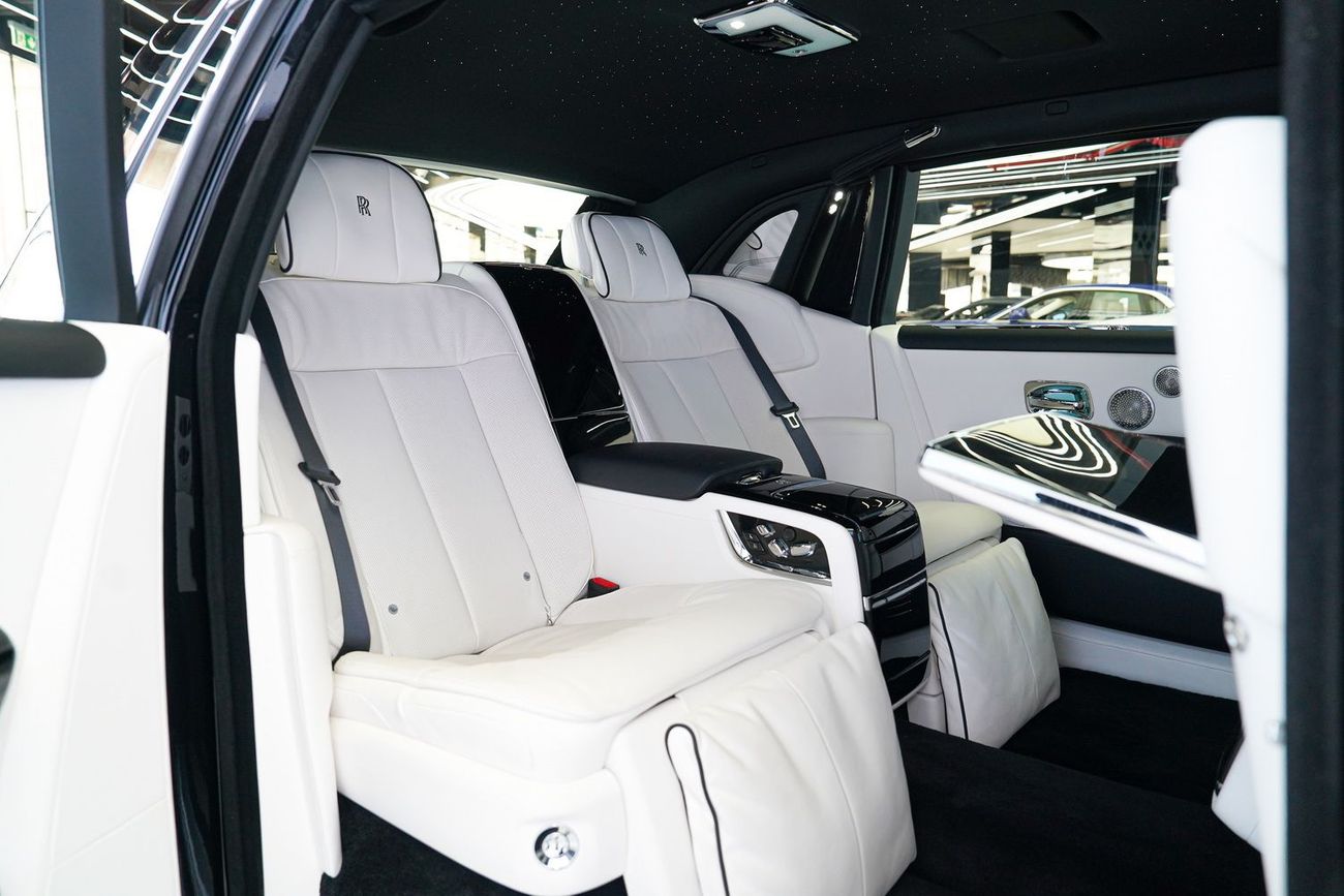 Rolls-Royce Phantom EWB 6.8L