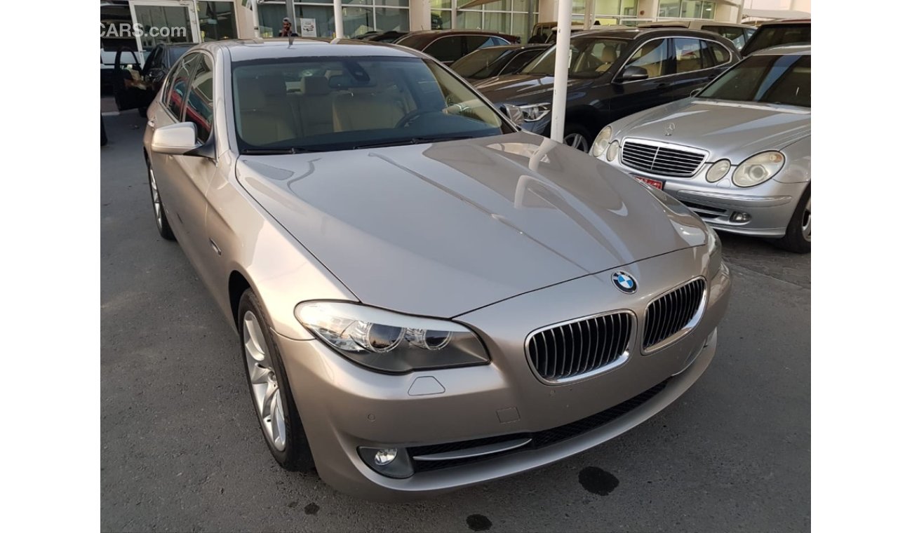 BMW 520i Bmw 520 model 2012 GCC car prefect condition full service full option low mileage