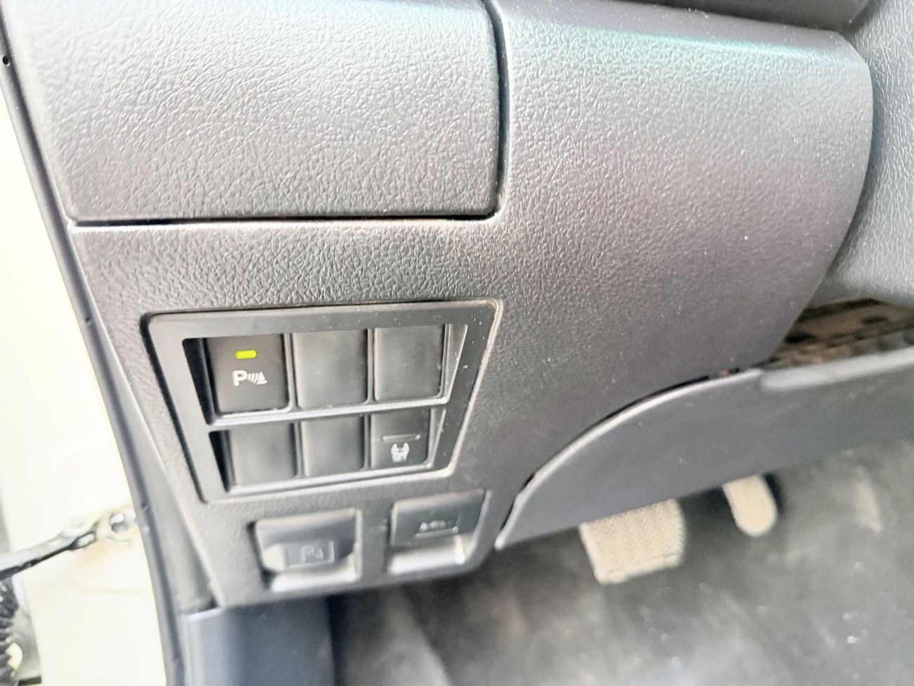 Toyota Hilux S GLX 2.4L 4WD A/T Toyota Hilux pickup Years 2021 Diesel Automatic SR5 2.4 L Automatic 4WD