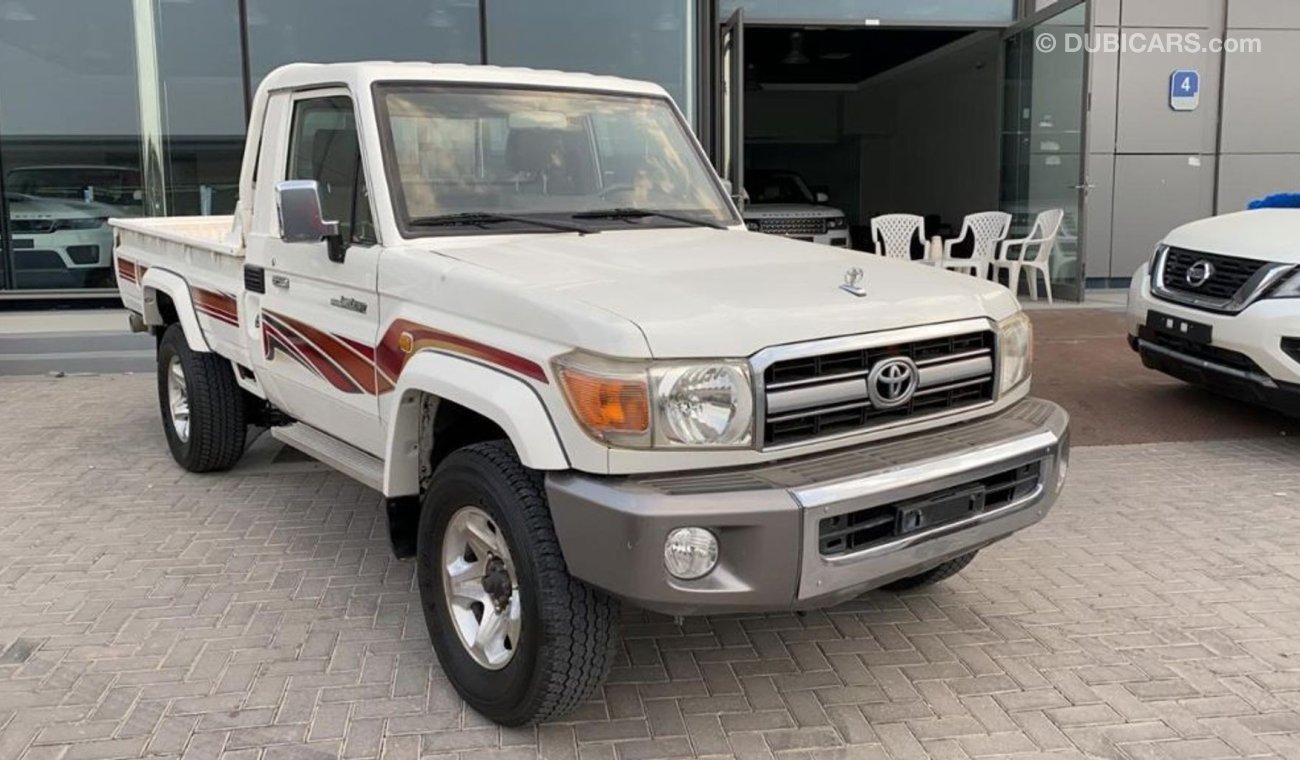 Toyota Land Cruiser Pick Up Toyota Land Cruiser Pickup 2010