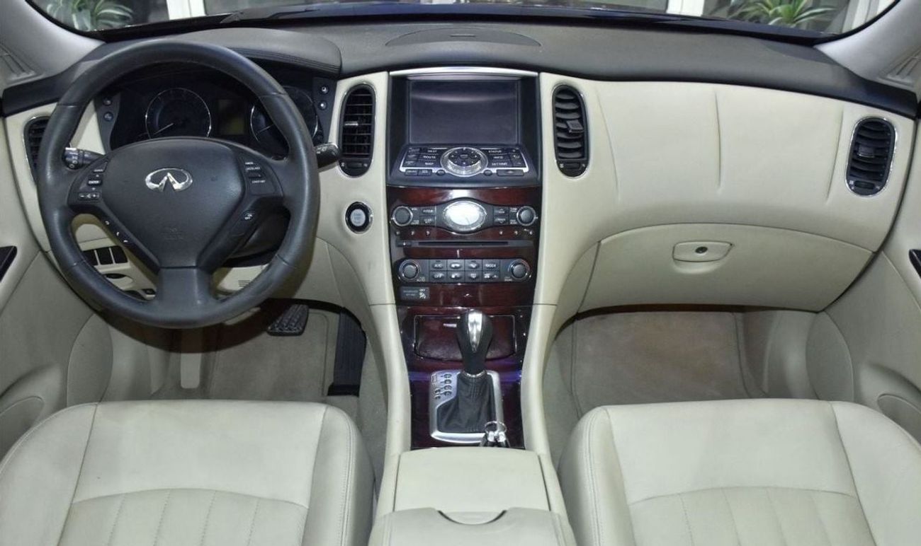 إنفينيتي QX50 EXCELLENT DEAL for our Infiniti QX50 ( 2017 Model ) in Burgundy Color GCC Specs