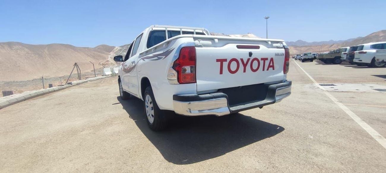 Toyota Hilux GLX 2.4L Double Cab Utility