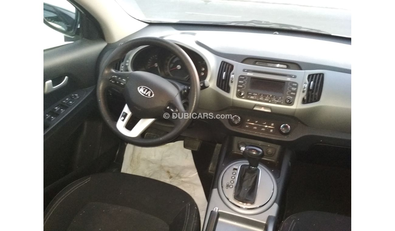 Kia Sportage 2015 WHITE GCC NO PAIN NO ACCIDENT PERFECT