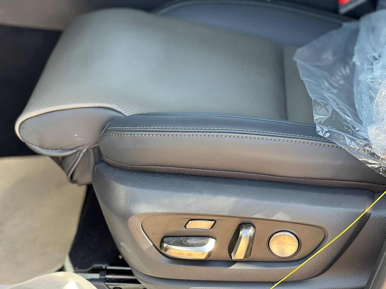 Lexus LX 600 OVER-TRAIL 3.5L PTR A/T // 2025 // FULL OPTION WITH OFF ROAD TYRE , RADAR , HEAD UP DISPLAY // SPECI