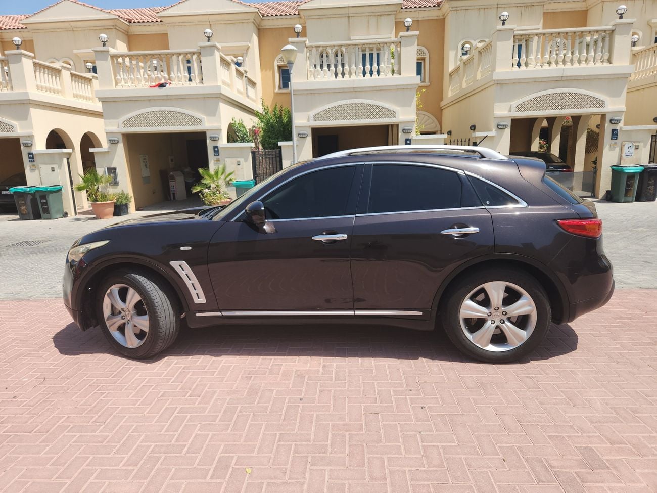 إنفينيتي FX35 Sport