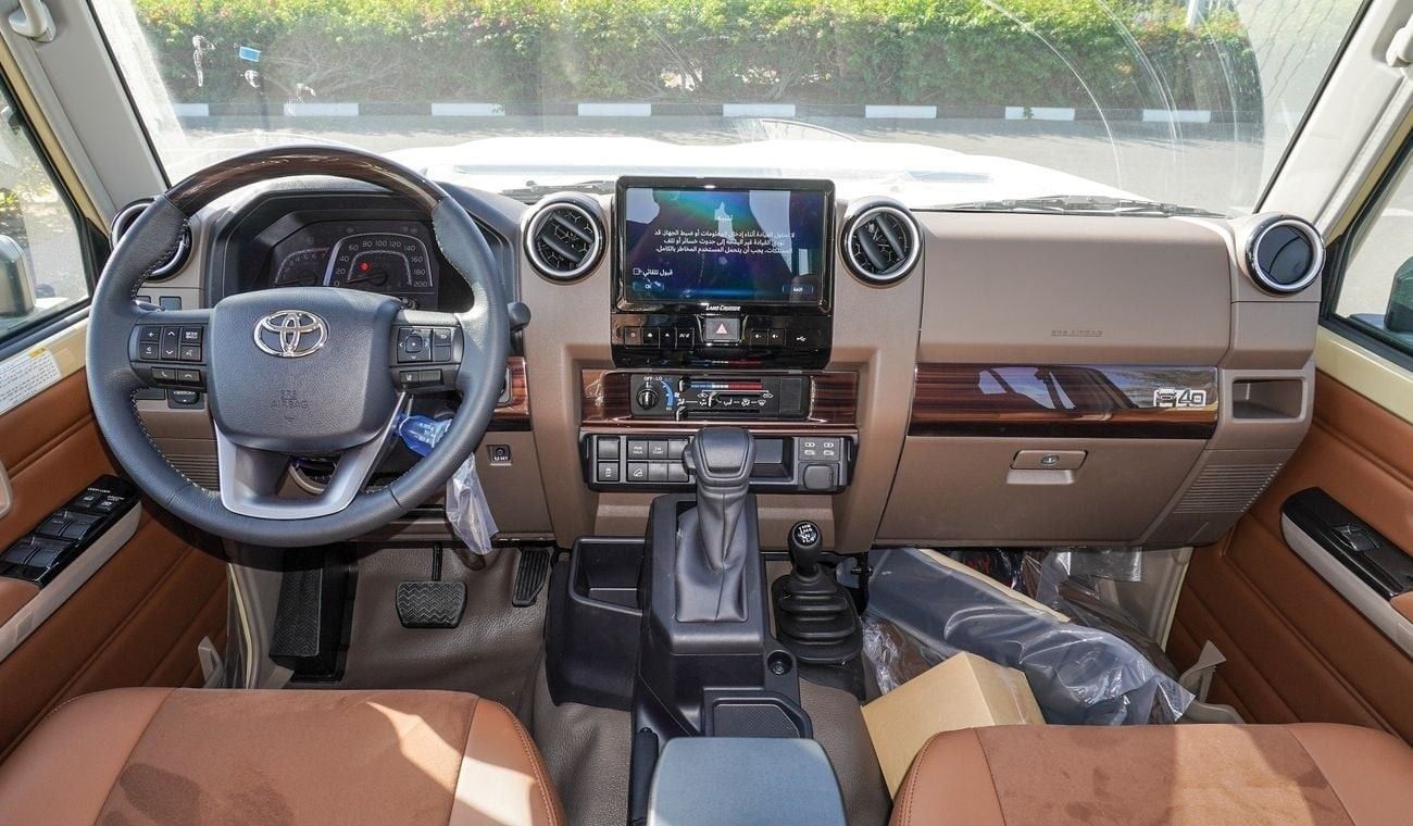 تويوتا لاند كروزر بيك آب LX 4.0L V6 A/T