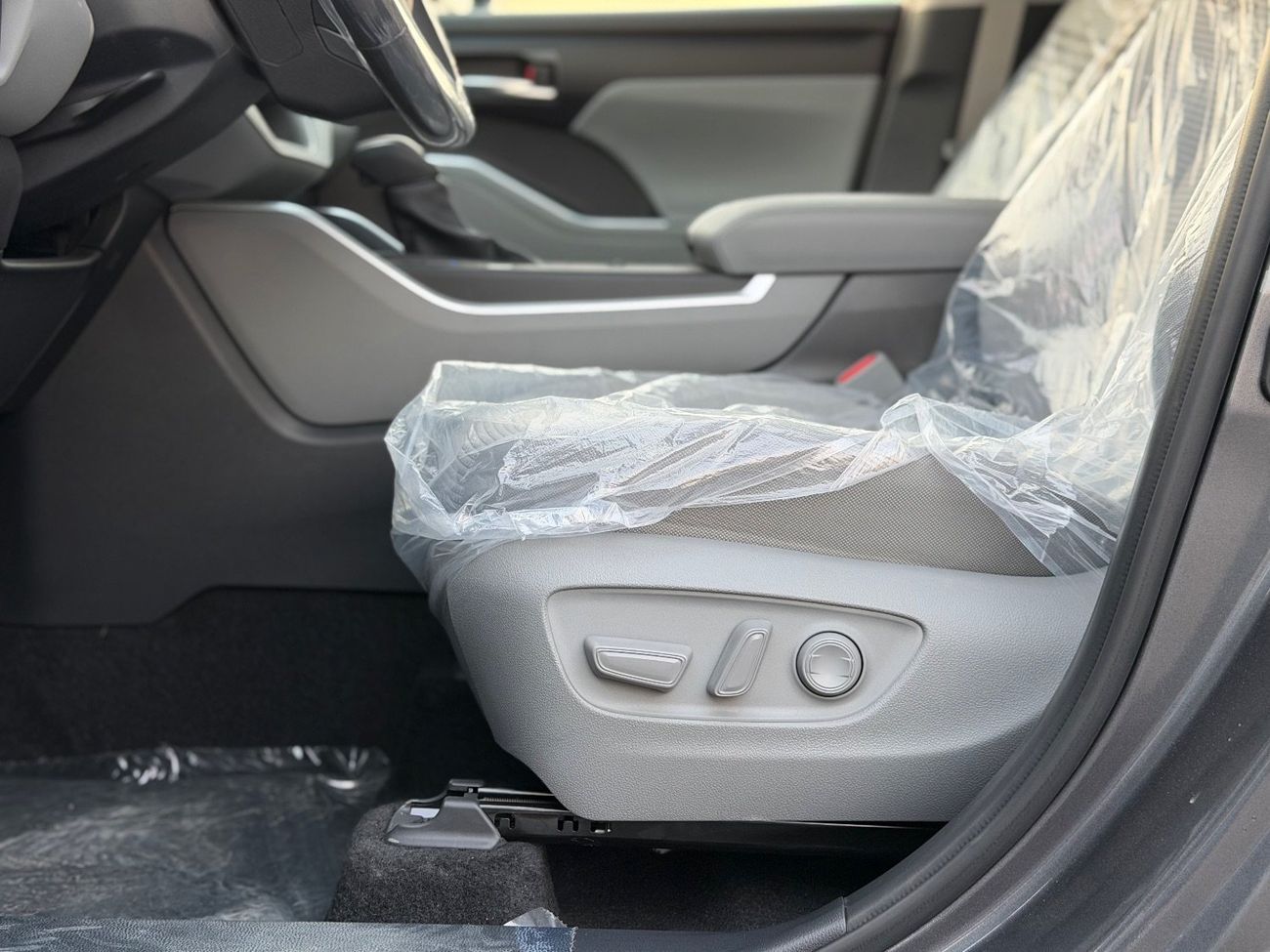 Toyota Highlander 2.5L Hybrid GXR (AWD) 2.5L Hybrid GLE (AWD)