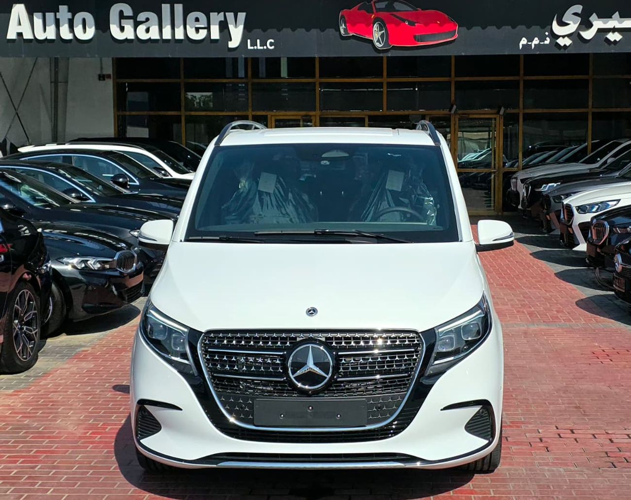 مرسيدس بنز V 300 Avantgarde Under Agency Warranty 2026 GCC