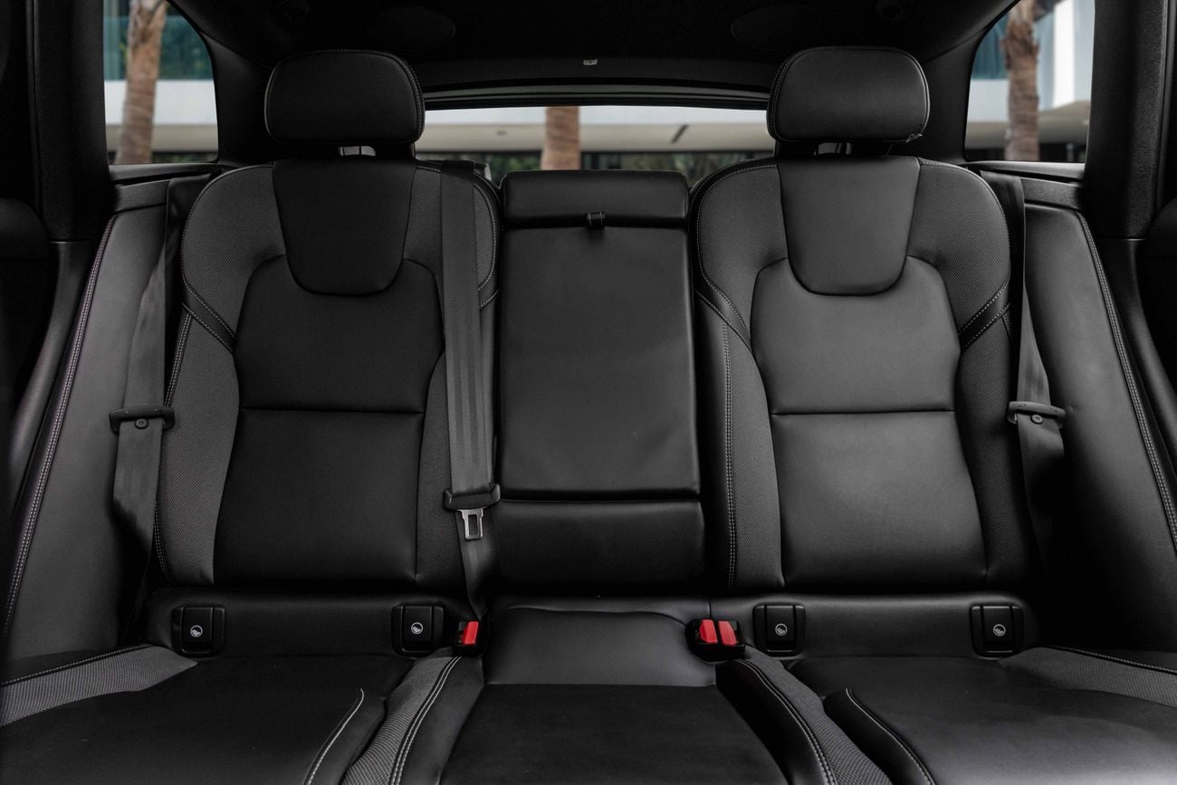 فولفو XC 60 B5 ULTIMATE DARK Volvo XC60 B5 Ultimate Dark