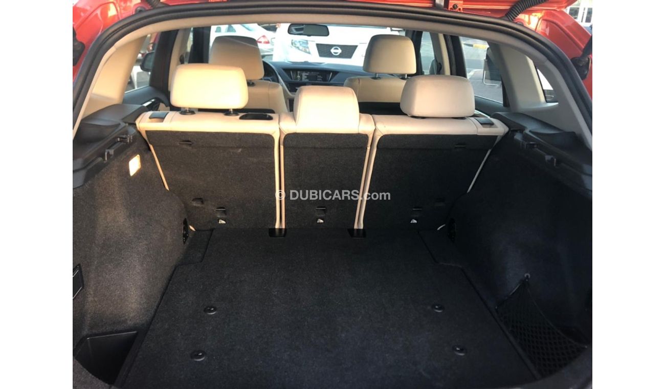 بي أم دبليو X1 موديل 2015 حاله ممتازه من الداخل والخارج فل مواصفات كراسي جلد ومثبت سرعه وتحكم كهربي كامل ونظام صوت