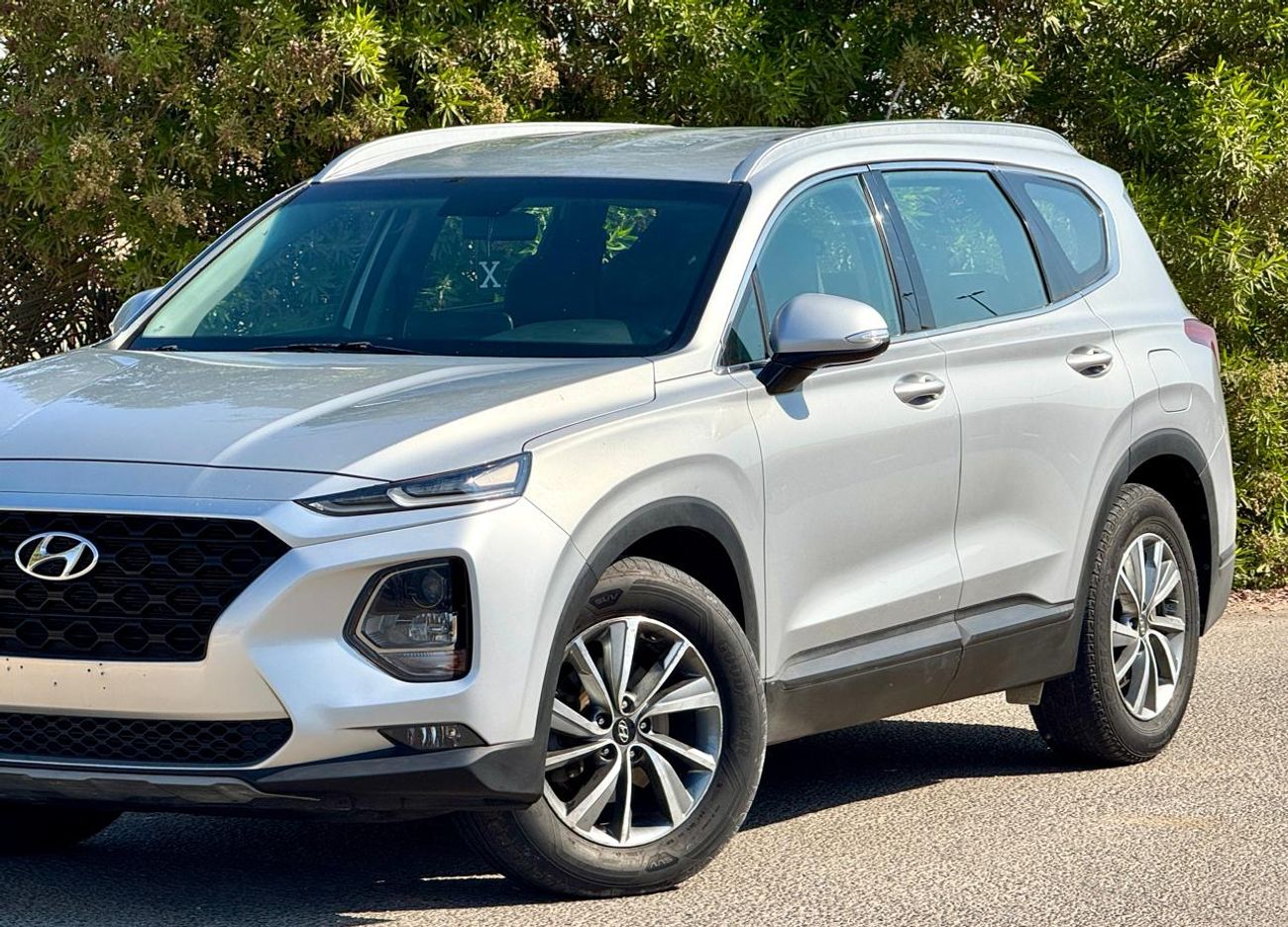 Hyundai Santa Fe GL 2.4L 860-Monthly l GCC l Cruise, Camera, 7 Seater l Accident Free