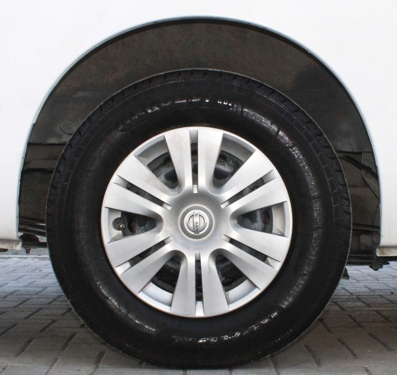 نيسان أورفان نيسان أورفان 2020 خليجى بدون حوادث محرك 2.5L عدد 13 مقعد بحاله ممتازه