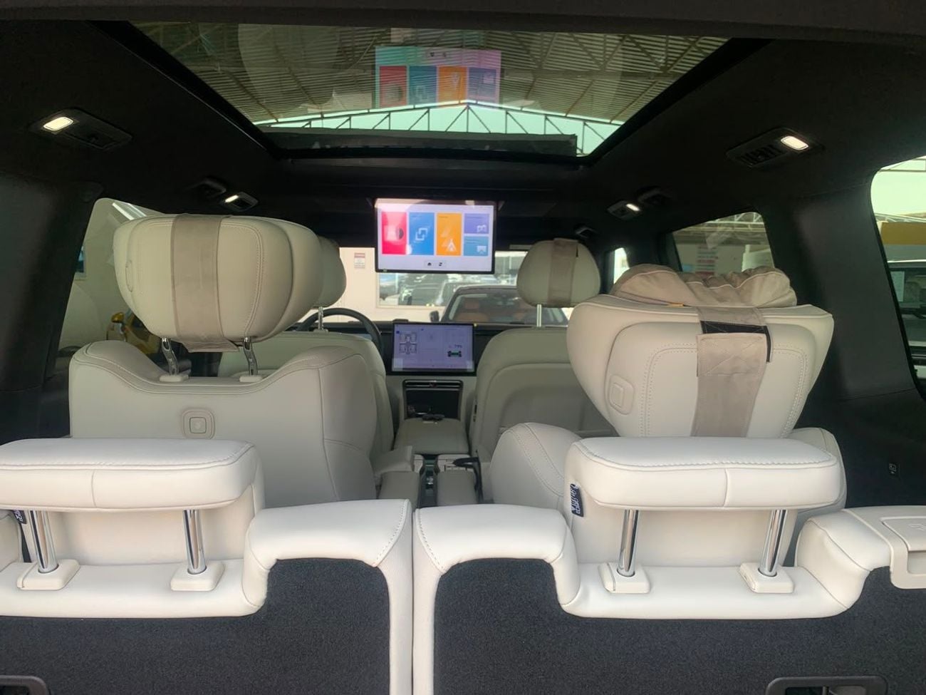 ROX 01 PRESTIGE 2026 ROX 01 VIP 6-Seater