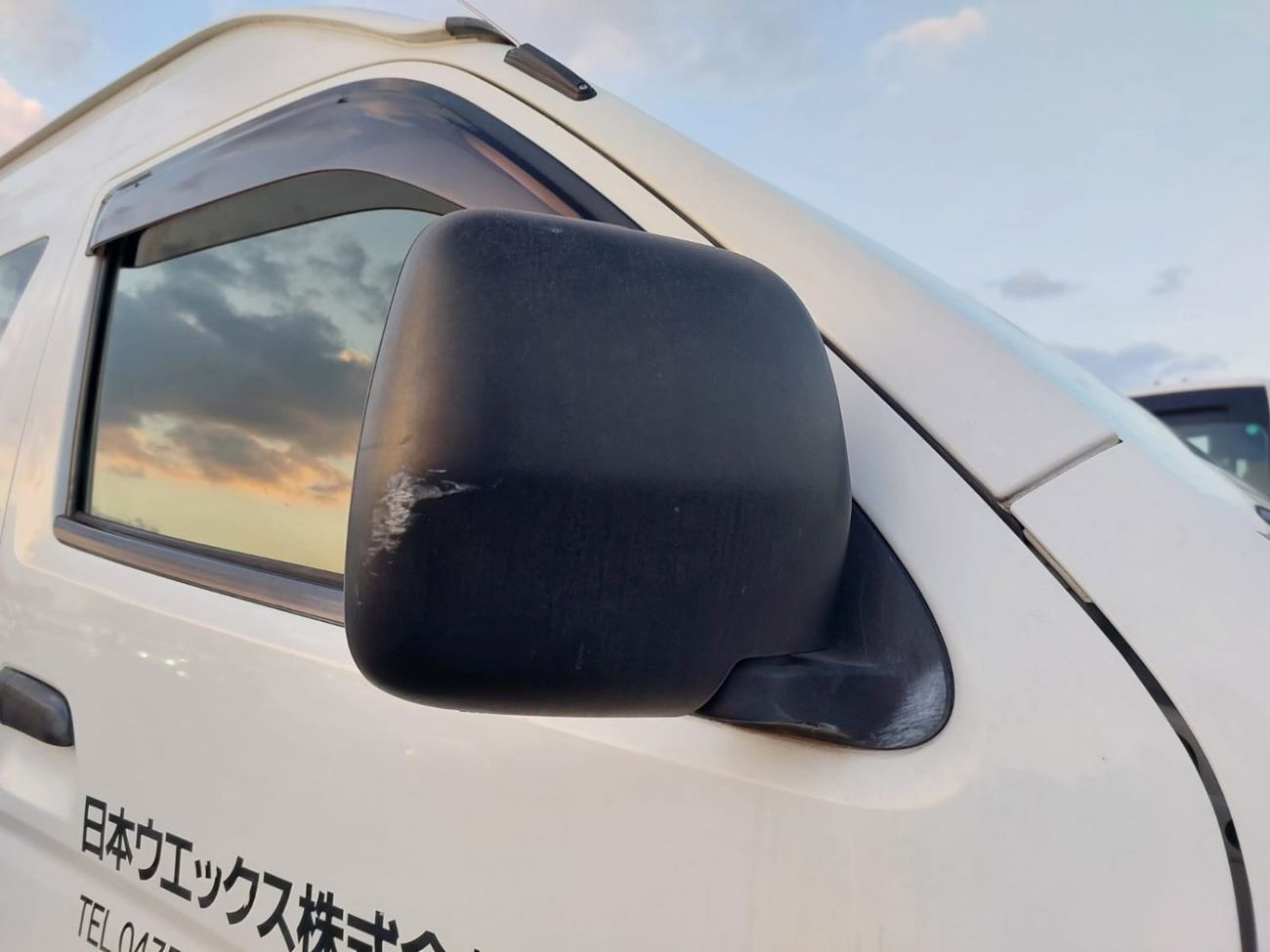 تويوتا هاياس TOYOTA HIACE VAN RHD 2015 MODEL 3.0 L DIESEL AUTOMATIC(PM16208)