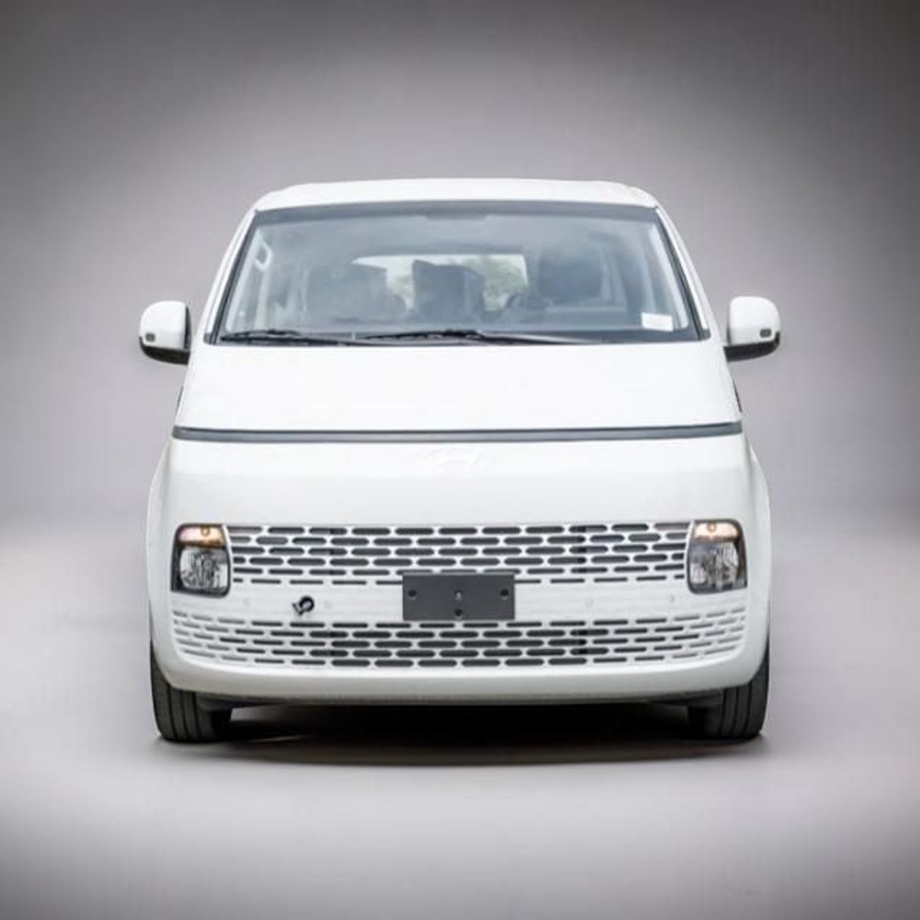 Hyundai Staria Hyundai Staria 11-seater is a spacious, 3.5L petrol automatic