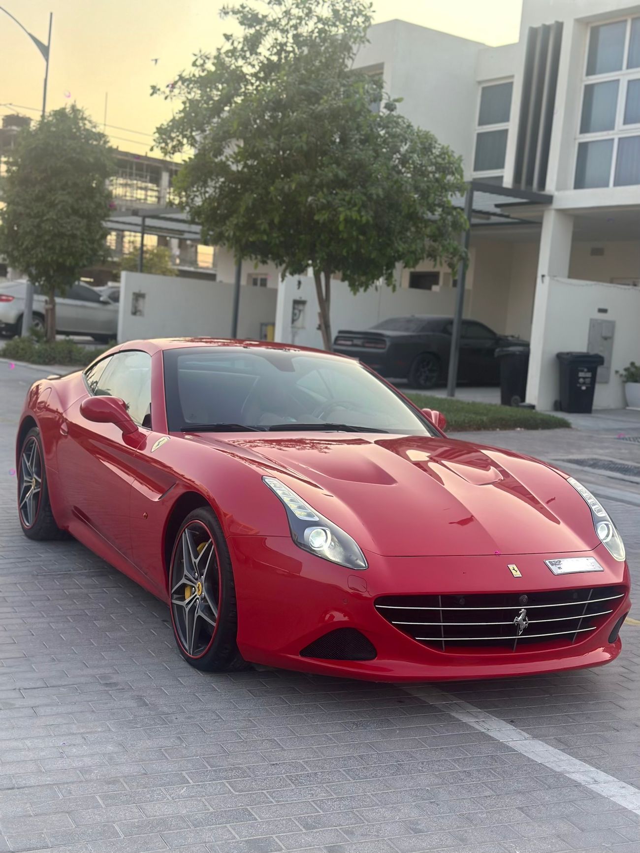 Ferrari California T show room level -zero Accedent- under warranty-