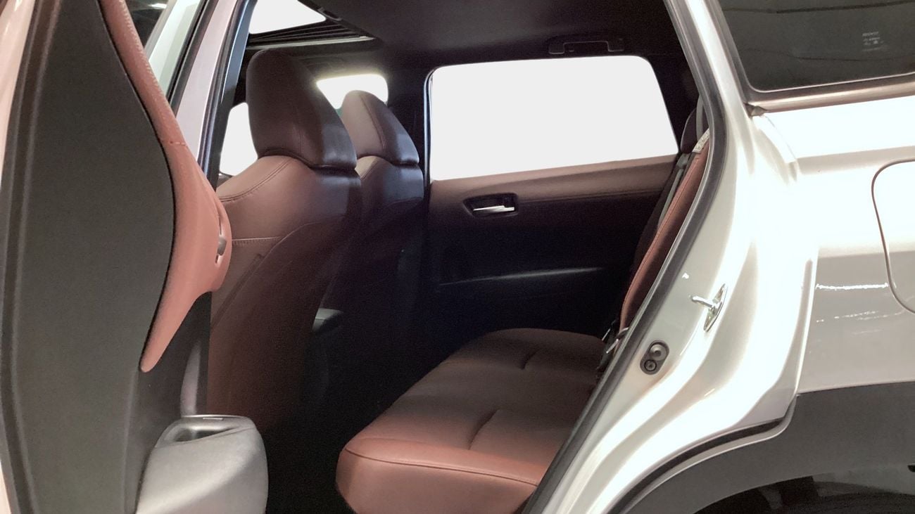 تويوتا كورولا كروس GLI | شامل الضمان | 0 ﺪﻔﻋﺓ ﺃﻮﻟﻯ