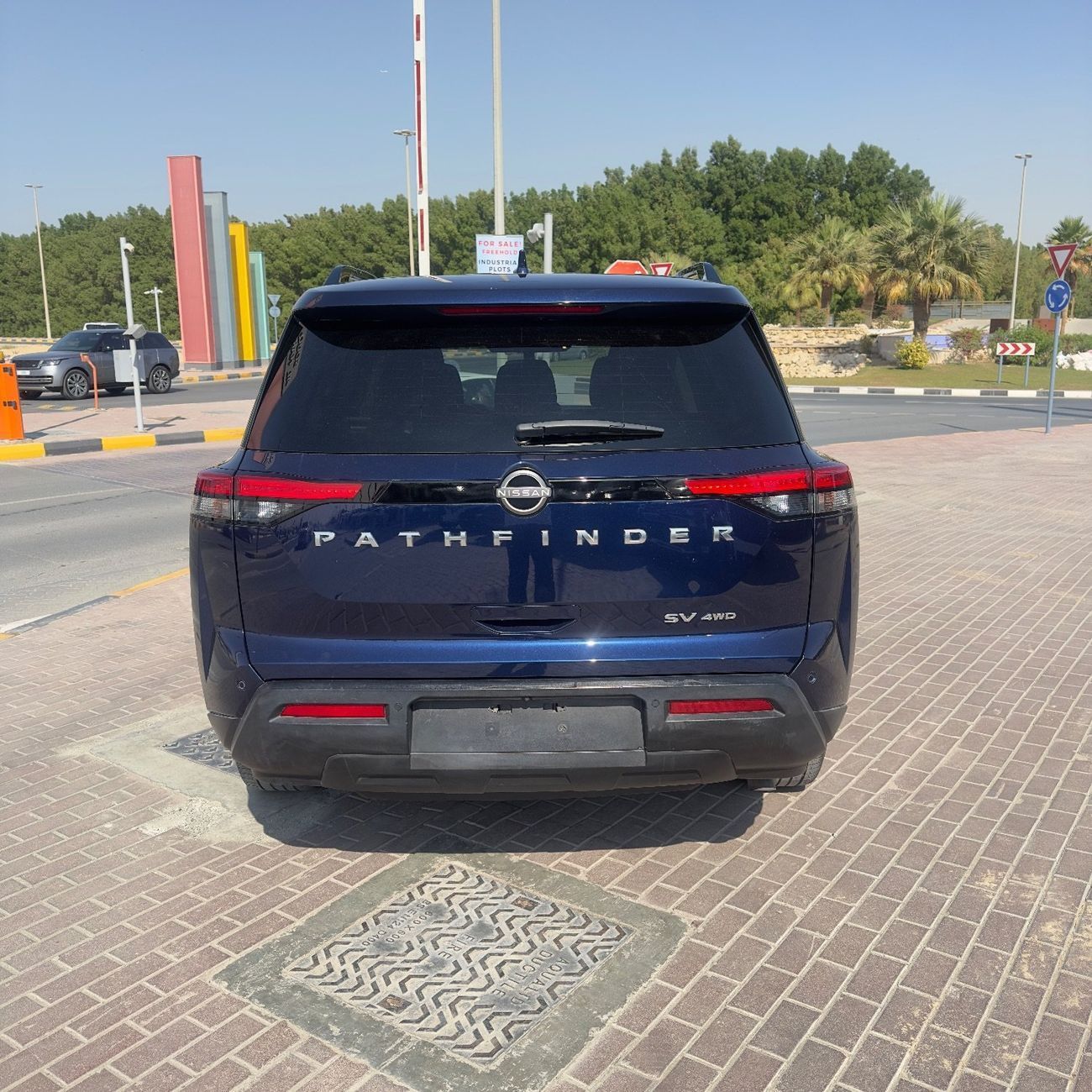 نيسان باثفايندر SV 3.5L AWD (7 Seater)