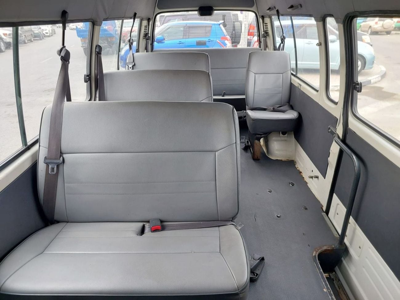 تويوتا هاياس TOYOTA HIACE VAN RHD 2000 MODEL 2.4 L PETROL MANUAL(PM02940)