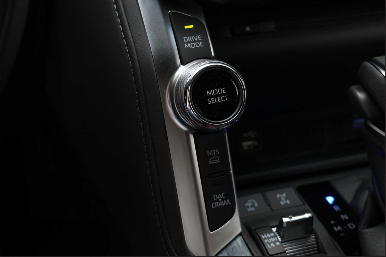 تويوتا لاند كروزر LC300 GR Sport 3.5 L Twin‑Turbo Petrol High A/T