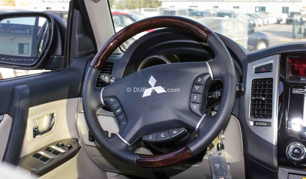 ميتسوبيشي باجيرو GLS V6