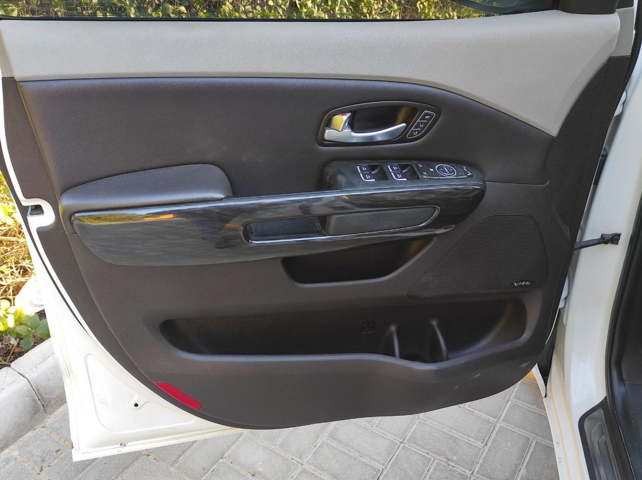 Kia Sedona Kia Sedona 2015 7 seater full options no1