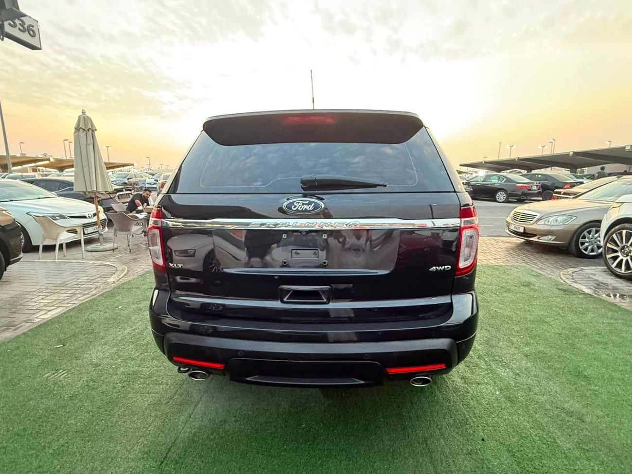 Ford Explorer XLT panoramic sunroof, 4x4