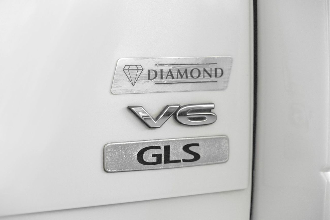 Mitsubishi Pajero GLS Base 3.5L (5 Seater)