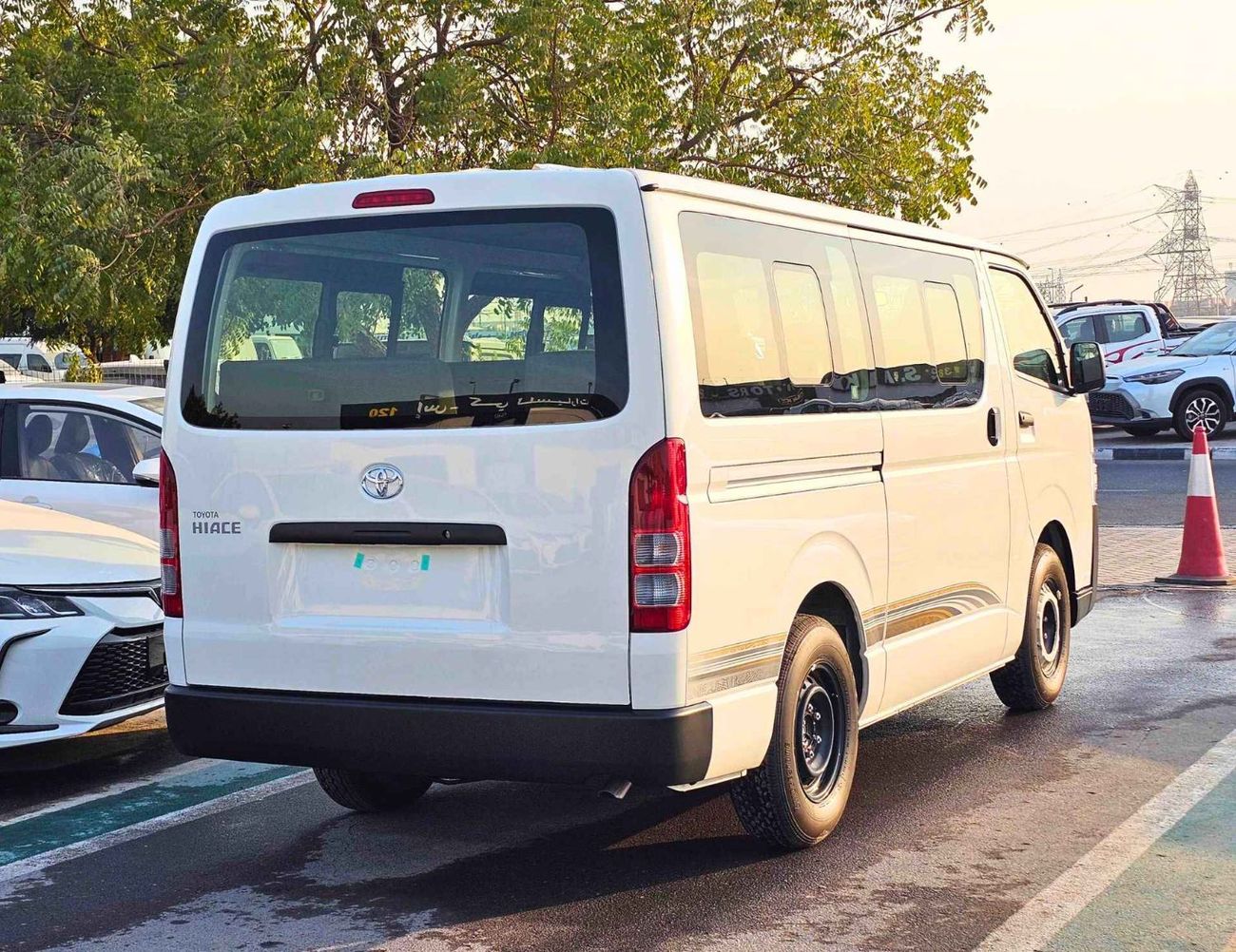 Toyota Hiace STANDARD ROOF / M/T / 2.5L DIESEL / 15 SEATER (CODE # HDSTD25)