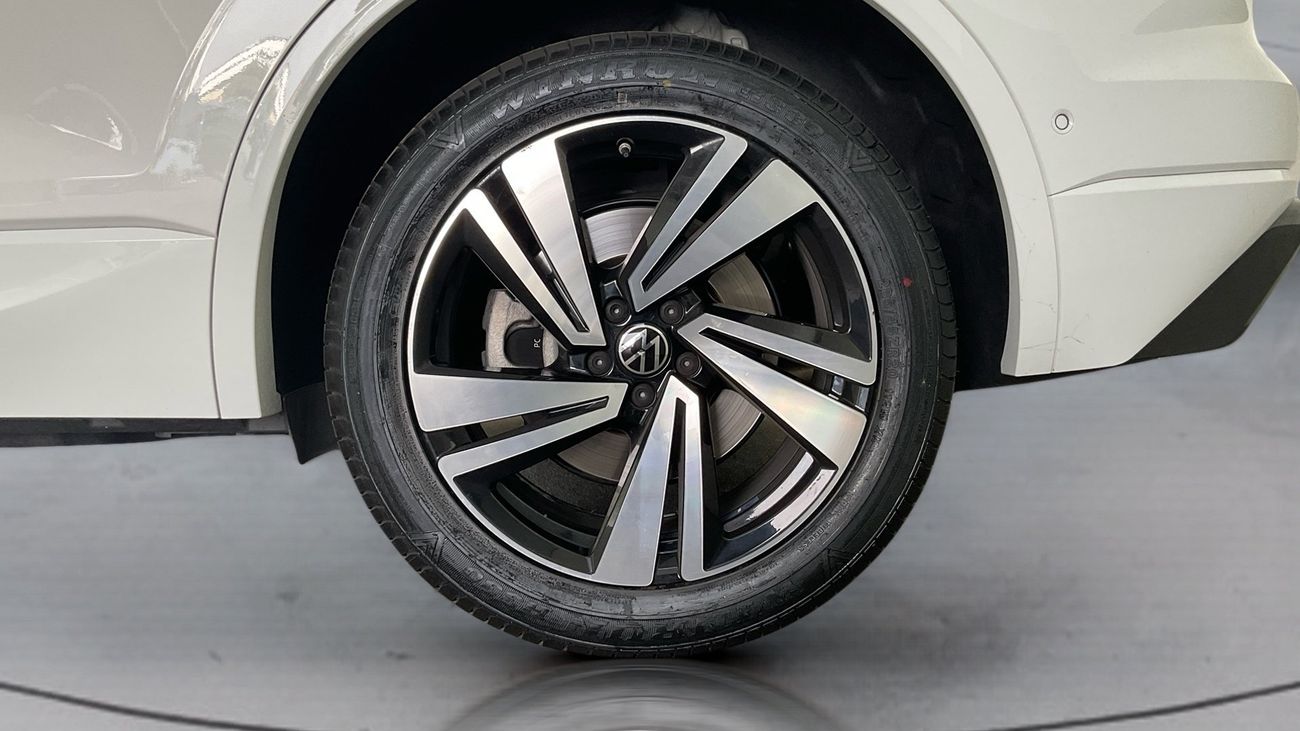 Volkswagen Touareg 3.0 V6 TFSI R-LINE 4WD AUTO | Guaranteed Warranty | 0 Down Payment