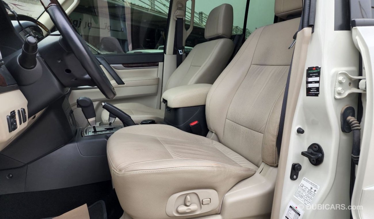 Mitsubishi Pajero GLS Highline 3.8 GOLD - 2019 - Full Habtoor Service - Under Warranty