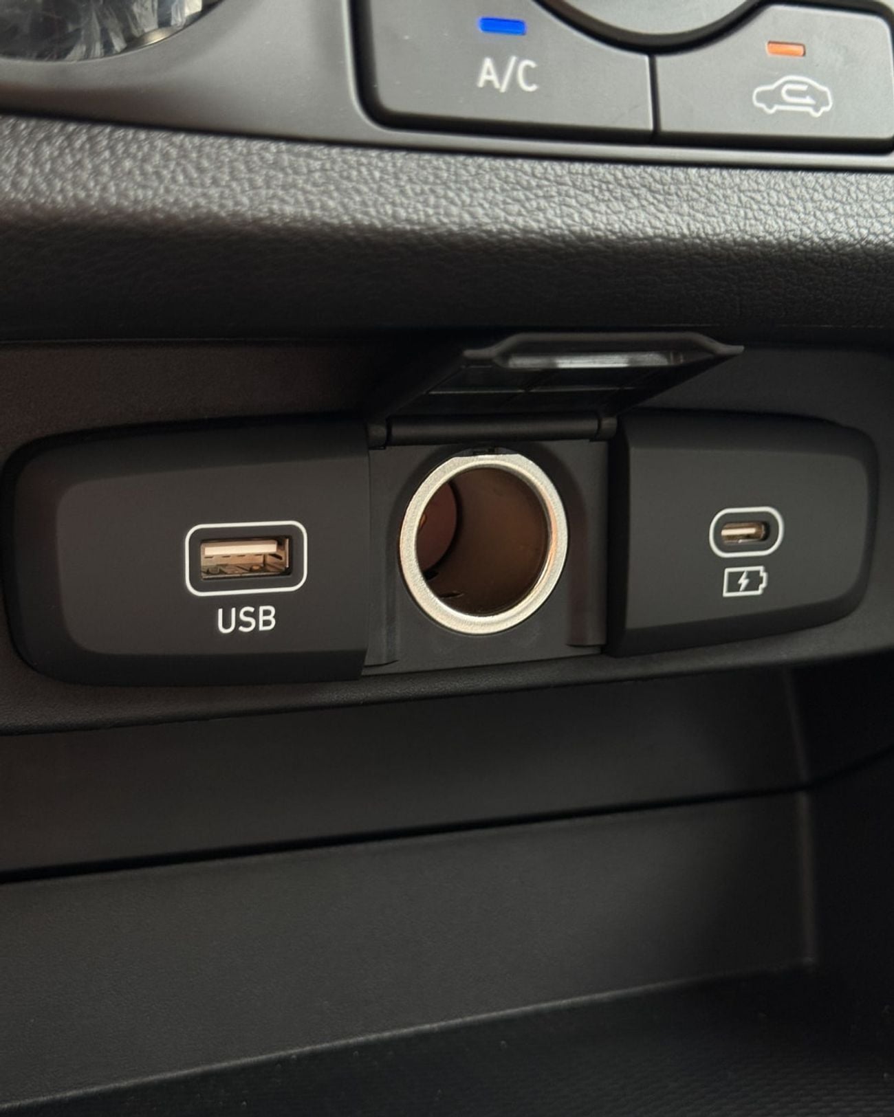 هيونداي جراند i10 SMART GRAND I10 (HATCHBACK ) 1.2L SILVER COLOR - BASIC