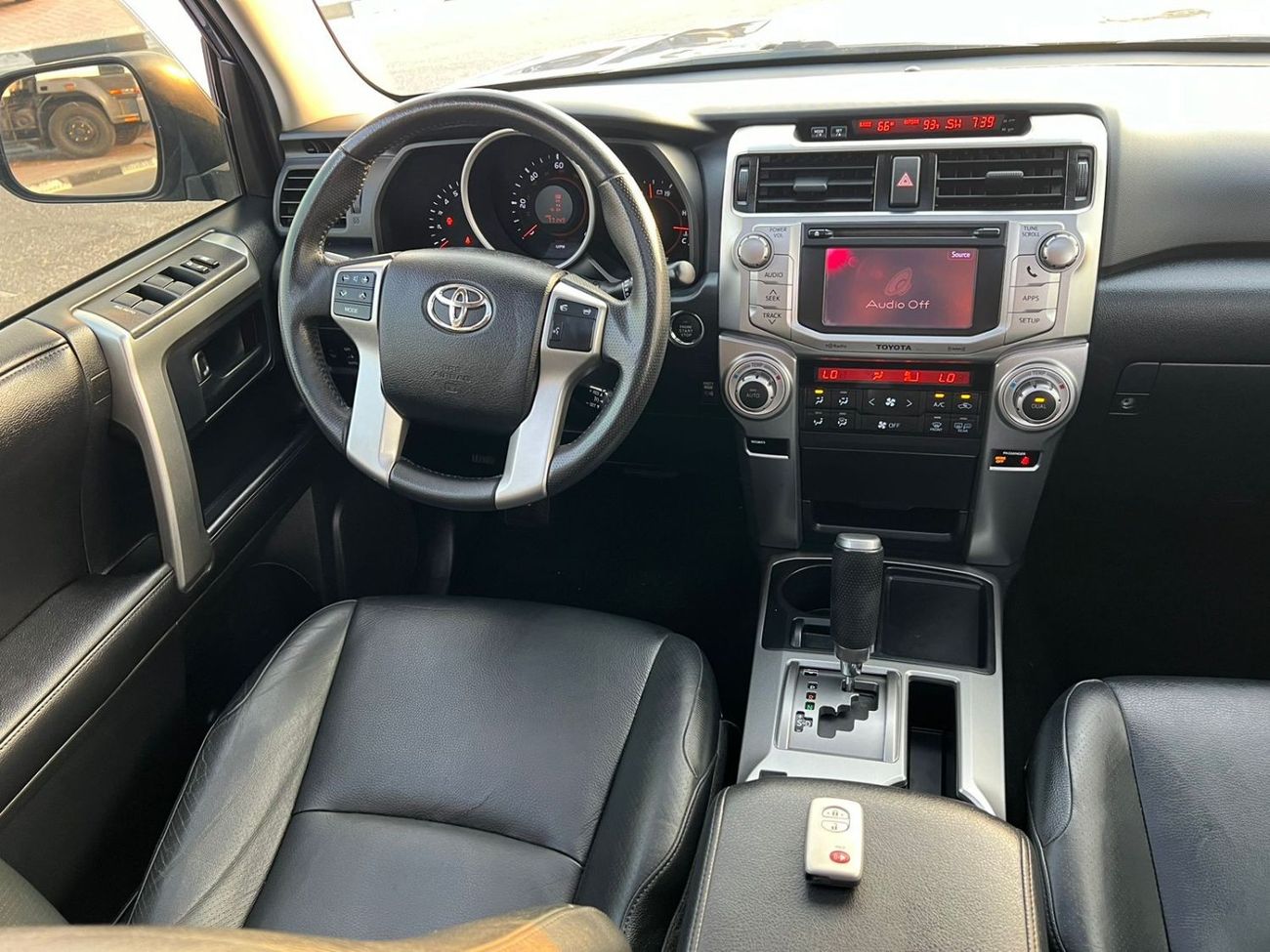 تويوتا Runner4 2013 TOYOTA 4RUNNER LIMITED FULL OPTION - 4.0L V-6 DOHC, VVT,PUSH START - LEATHER ELECTRIC SEATS