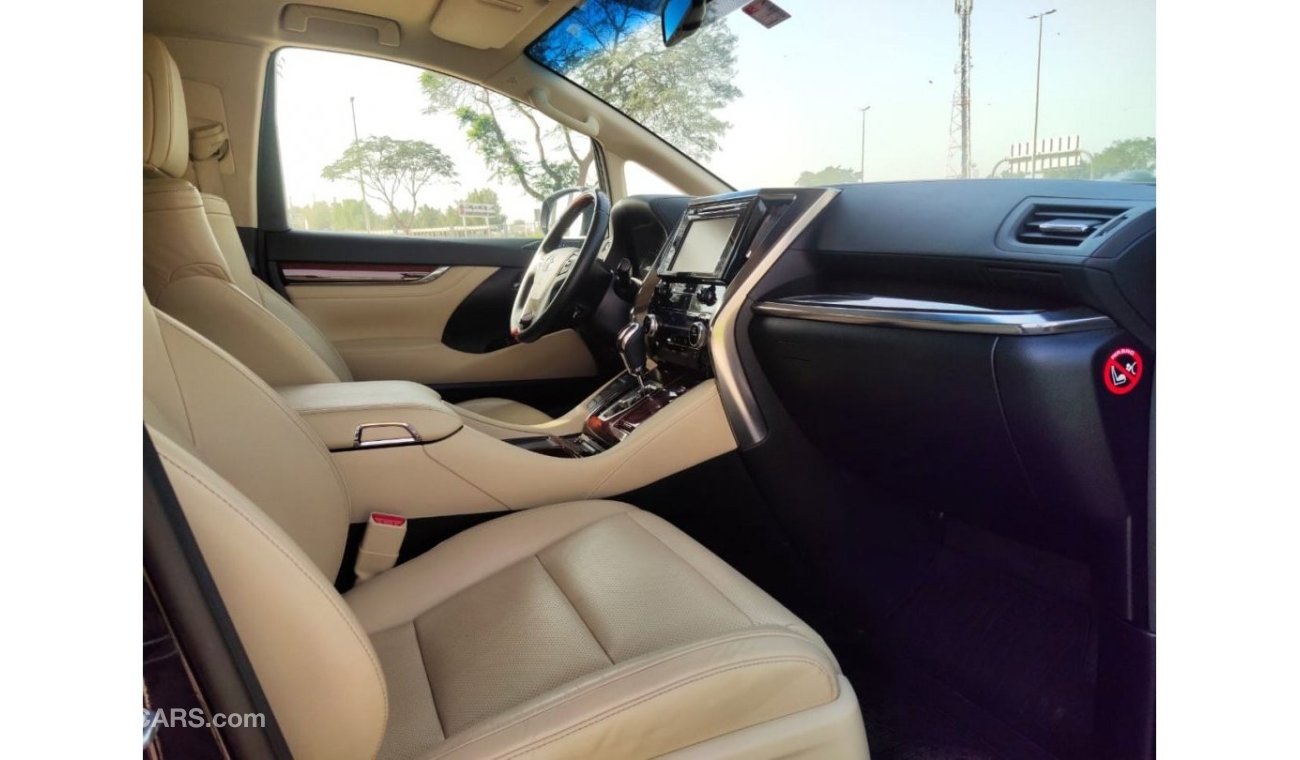 Toyota Alphard VIP seats with 3.5L engine