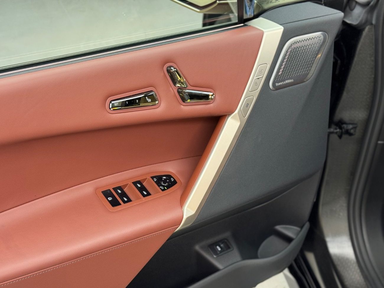 بي أم دبليو iX xDrive40