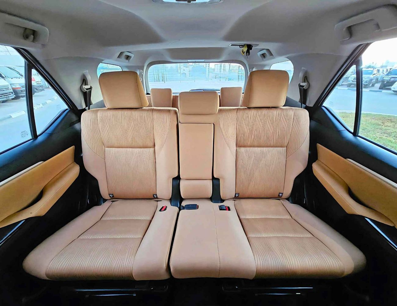 Toyota Fortuner GXR/ 2021 SHAPE/ LEATHER SEATS/ DVD CAMERA/ LOW MILEAGE/ 4.0L V6/ 4WD/ EXPORT ONLY / LOT# 72939