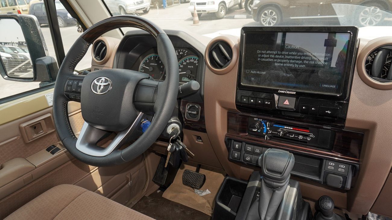 Toyota Land Cruiser Pick Up LX 4.0L V6 SINGLE CABIN A/T